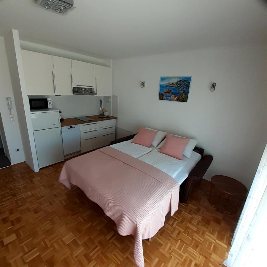 Apartmani Kramar Selce Exterior photo